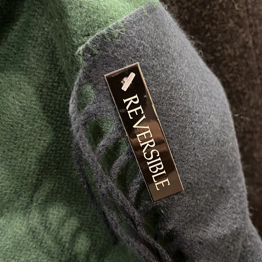 NEW Jos A Bank reversible scarf blue green